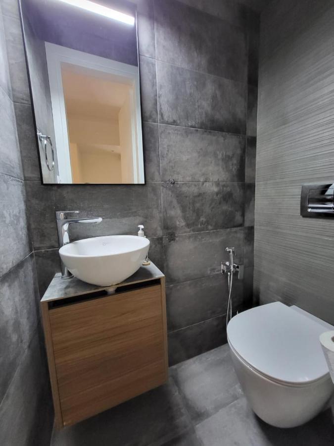 Apartment Near The Center Of Glyfada Atenas Exterior foto